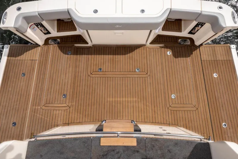 Slide: The Image of Scout 530 LXF 2023 - 14