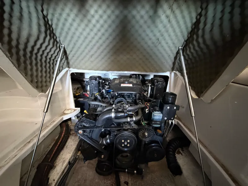 Slide: The Image of Crownline Boats 220 EX 2007 - 14