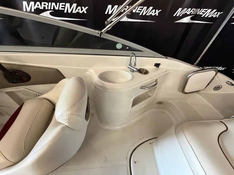 Slide: The Image of Crownline Boats 220 EX 2007 - 17