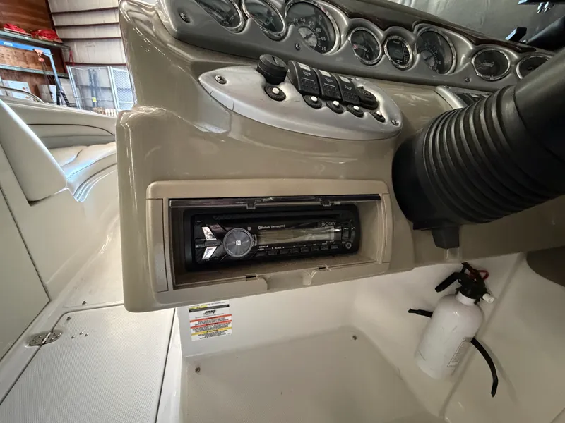 Slide: The Image of Crownline Boats 220 EX 2007 - 22