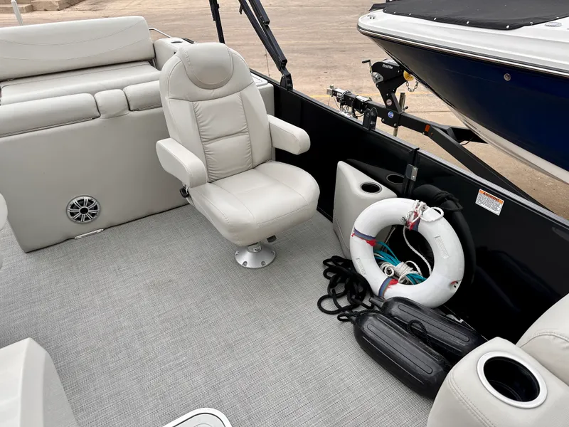 Slide: The Image of Sylvan 8524 MIRAGE DLZ TRITOON 2018 - 10