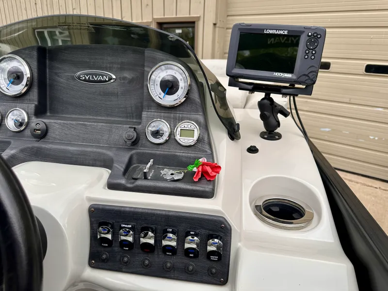 Slide: The Image of Sylvan 8524 MIRAGE DLZ TRITOON 2018 - 15