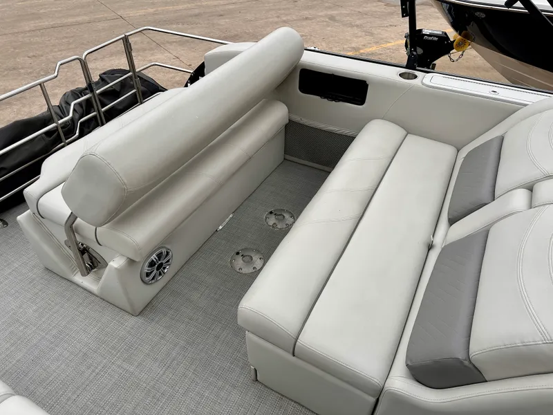 Slide: The Image of Sylvan 8524 MIRAGE DLZ TRITOON 2018 - 21