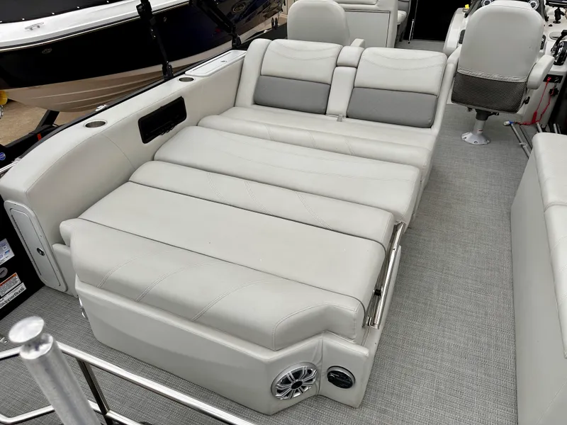 Slide: The Image of Sylvan 8524 MIRAGE DLZ TRITOON 2018 - 25