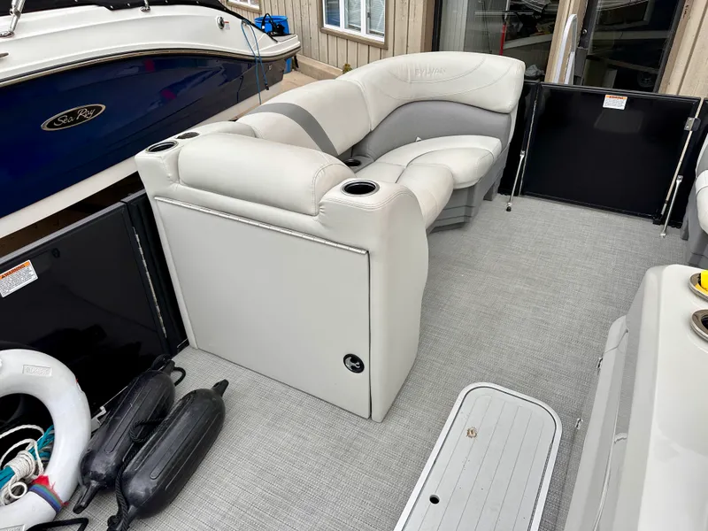 Slide: The Image of Sylvan 8524 MIRAGE DLZ TRITOON 2018 - 9