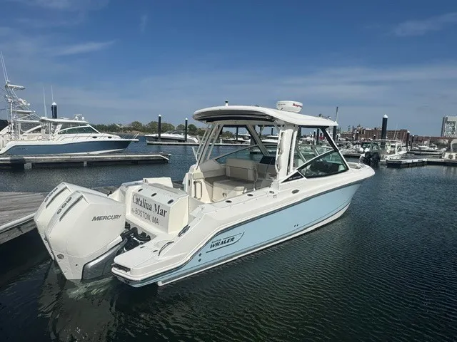 Slide: The Image of Boston Whaler 280 VANTAGE 2022 - 3