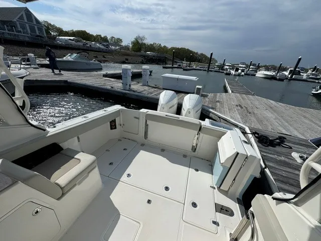 Slide: The Image of Boston Whaler 280 VANTAGE 2022 - 7