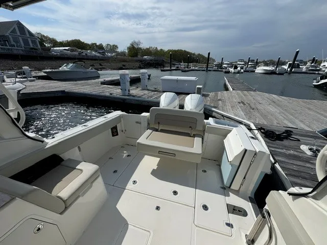 Slide: The Image of Boston Whaler 280 VANTAGE 2022 - 8