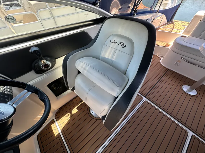 Slide: The Image of Sea Ray 260 SUNDECK 2014 - 16