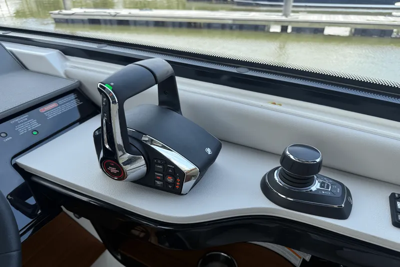 Slide: The Image of Sea Ray Sundancer 370 Outboard 2025 - 26