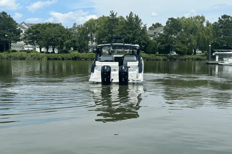 Slide: The Image of Sea Ray Sundancer 370 Outboard 2025 - 3