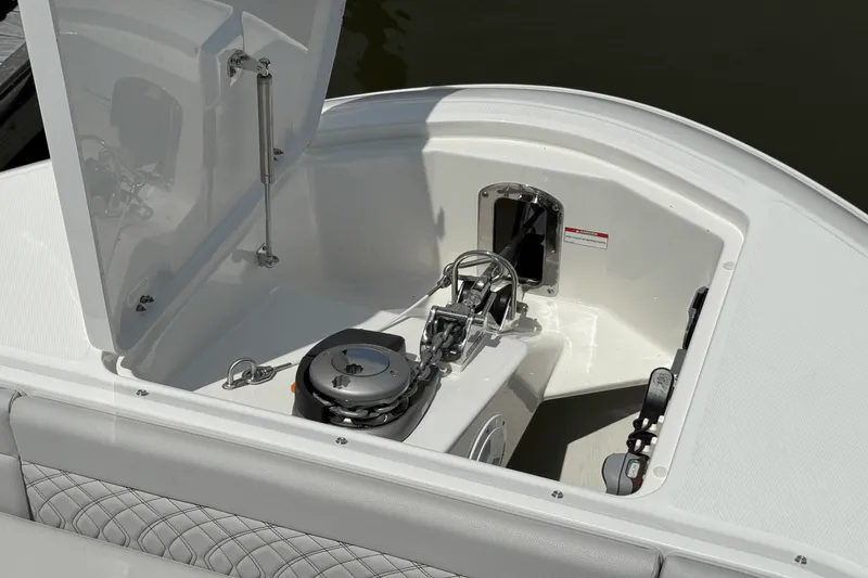Slide: The Image of Sea Ray Sundancer 370 Outboard 2025 - 48