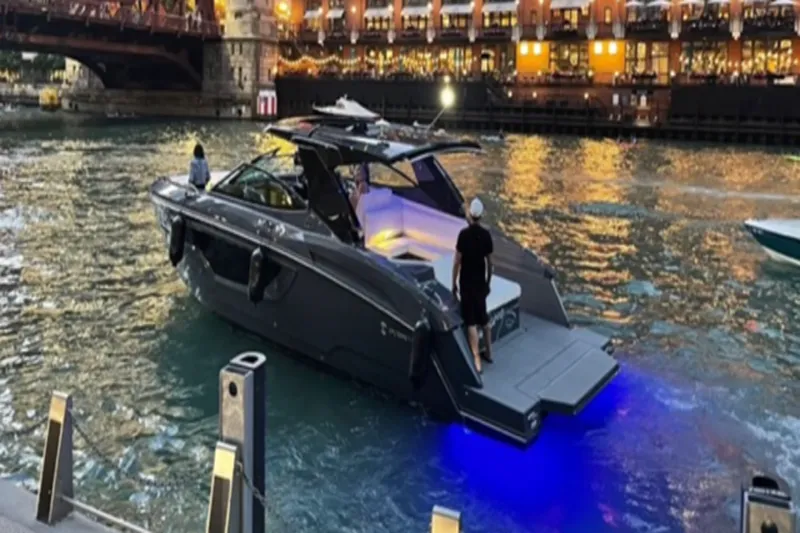 The Image of Cruisers 38 GLS 2022 - 0