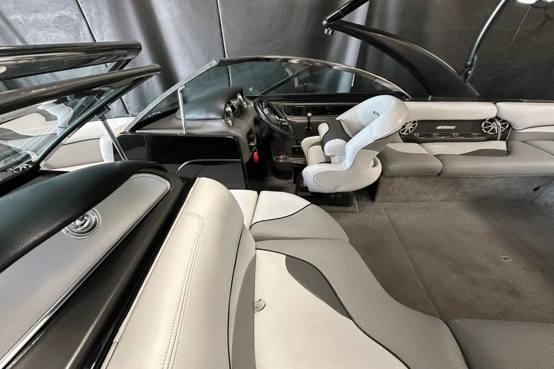 Slide: The Image of Supra 22V 2011 - 3