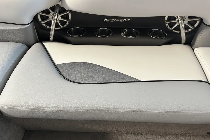 Slide: The Image of Supra 22V 2011 - 31