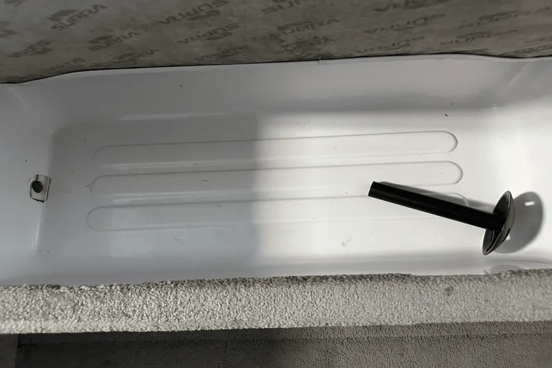 Slide: The Image of Supra 22V 2011 - 32