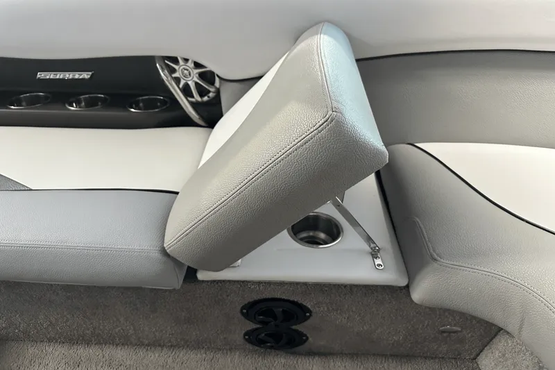 Slide: The Image of Supra 22V 2011 - 35