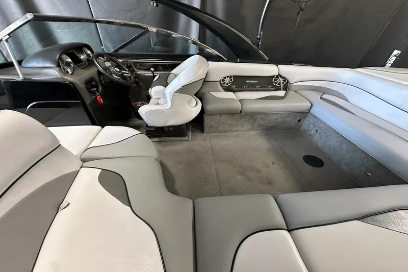 Slide: The Image of Supra 22V 2011 - 4