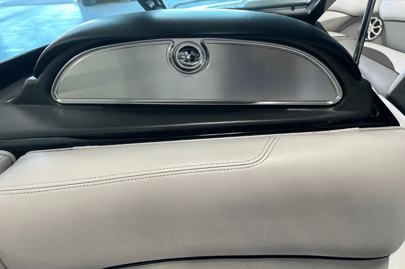 Slide: The Image of Supra 22V 2011 - 40