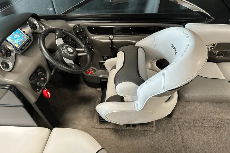 Slide: The Image of Supra 22V 2011 - 42