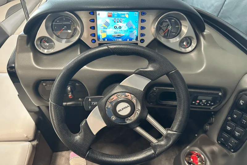 Slide: The Image of Supra 22V 2011 - 46