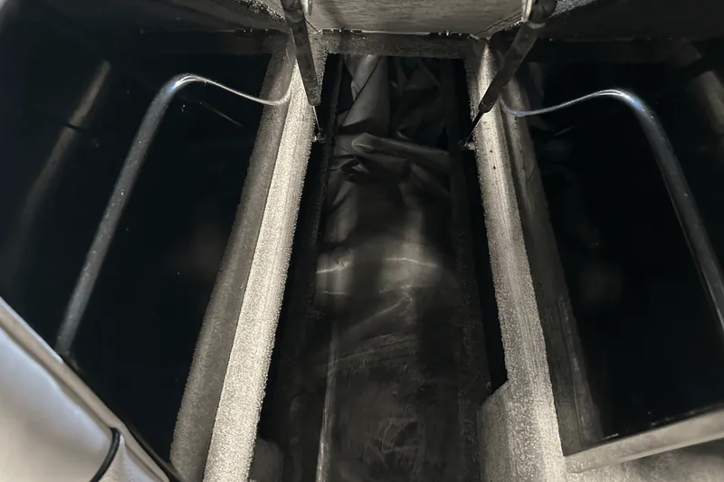 Slide: The Image of Supra 22V 2011 - 49