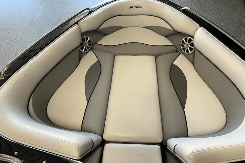 Slide: The Image of Supra 22V 2011 - 51