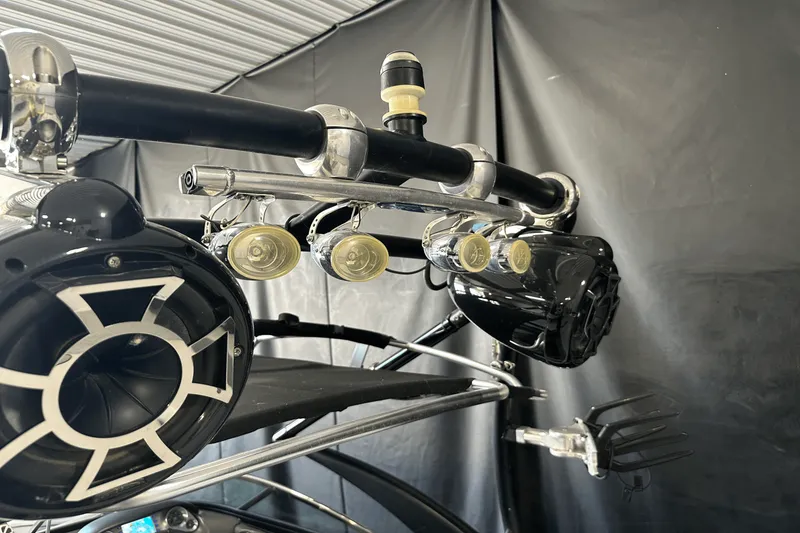 Slide: The Image of Supra 22V 2011 - 57