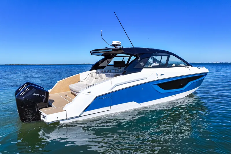 Slide: The Image of Cruisers Yachts 42 GLS Outboard 2026 - 11