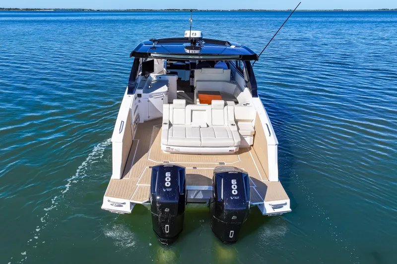 Slide: The Image of Cruisers Yachts 42 GLS Outboard 2026 - 13