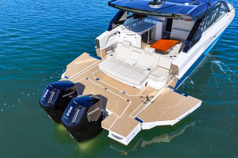 Slide: The Image of Cruisers Yachts 42 GLS Outboard 2026 - 19