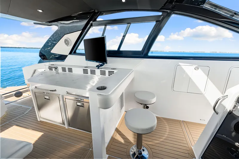 Slide: The Image of Cruisers Yachts 42 GLS Outboard 2026 - 33