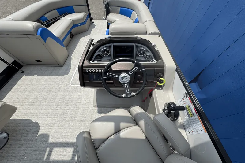 Slide: The Image of South Bay 525RS ARCH 2020 - 17