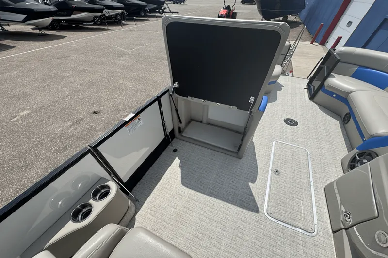 Slide: The Image of South Bay 525RS ARCH 2020 - 21