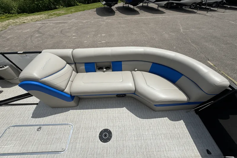 Slide: The Image of South Bay 525RS ARCH 2020 - 29