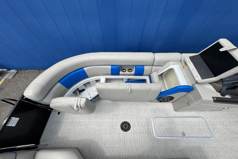 Slide: The Image of South Bay 525RS ARCH 2020 - 32