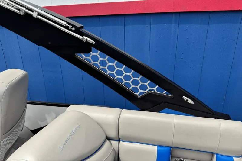 Slide: The Image of South Bay 525RS ARCH 2020 - 34