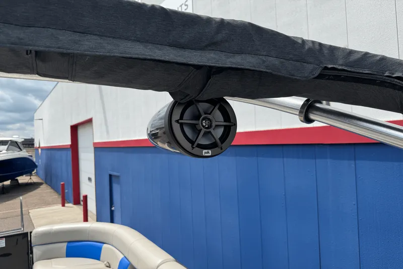 Slide: The Image of South Bay 525RS ARCH 2020 - 35