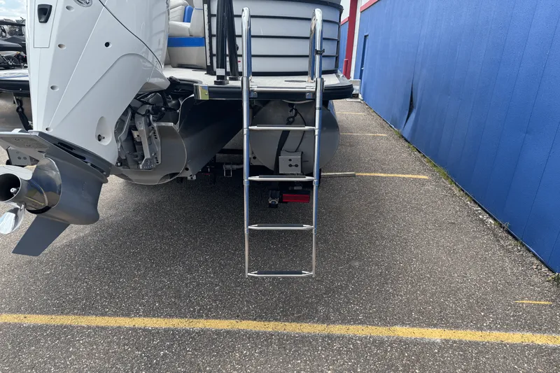 Slide: The Image of South Bay 525RS ARCH 2020 - 8