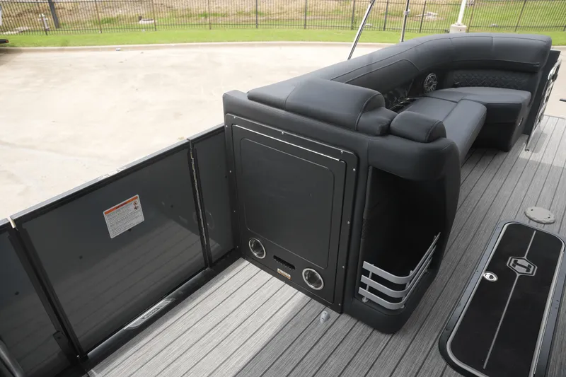 Slide: The Image of Harris Grand Mariner 250 2025 - 22