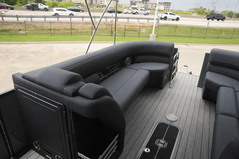 Slide: The Image of Harris Grand Mariner 250 2025 - 26