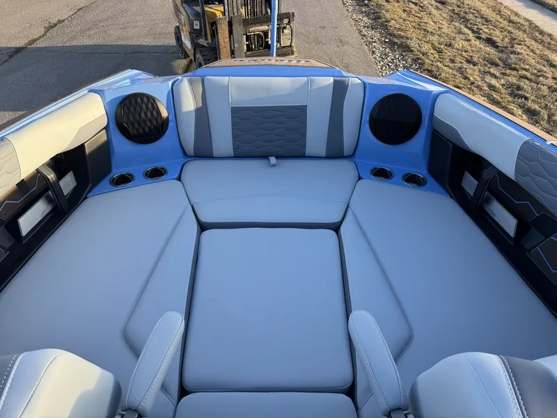 Slide: The Image of Malibu 24 MXZ 2026 - 10