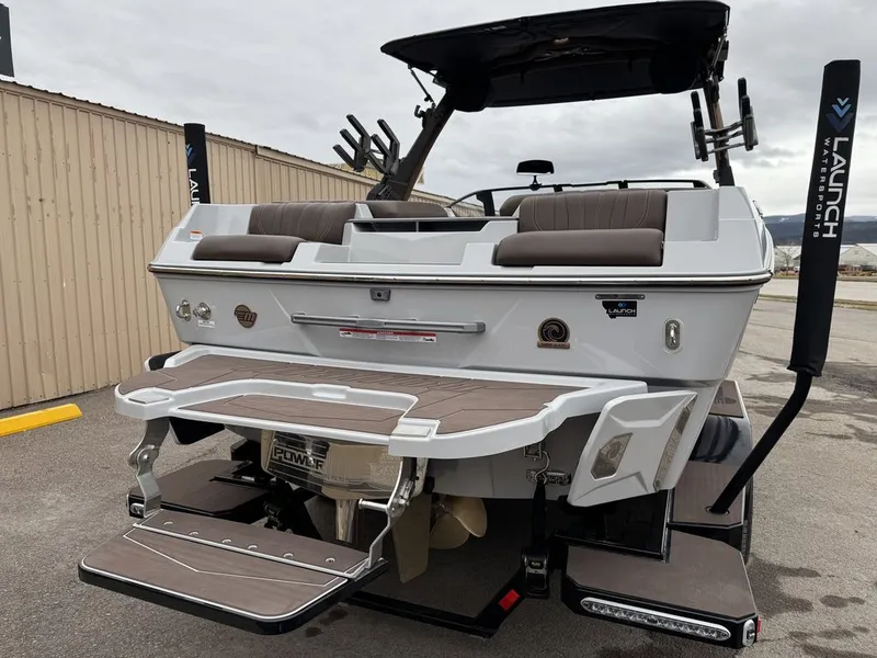 Slide: The Image of Malibu 22 LSV 2026 - 6
