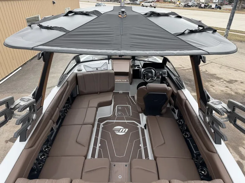 Slide: The Image of Malibu 22 LSV 2026 - 8