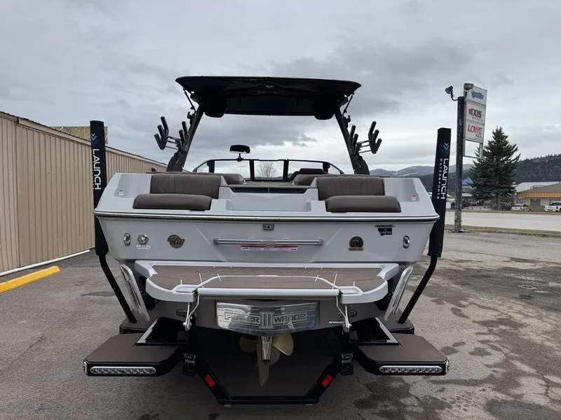 Slide: The Image of Malibu 22 LSV 2026 - 5