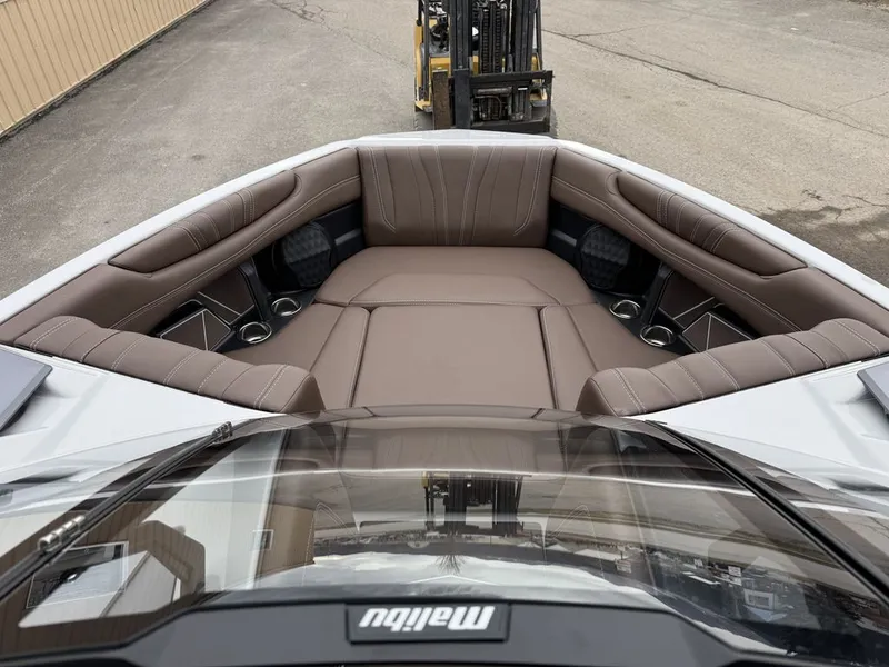 Slide: The Image of Malibu 22 LSV 2026 - 10