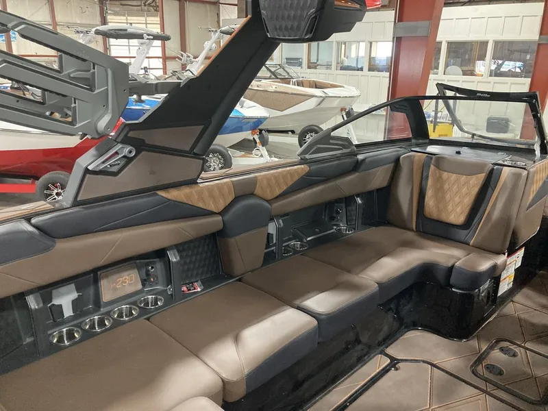 Slide: The Image of Malibu M230 2026 - 6