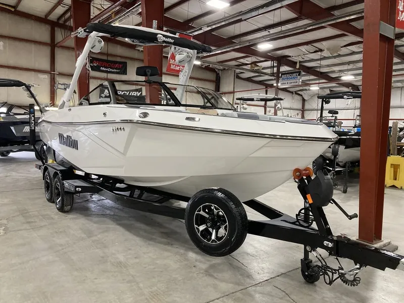 Slide: The Image of Malibu 23 LSV 2026 - 2