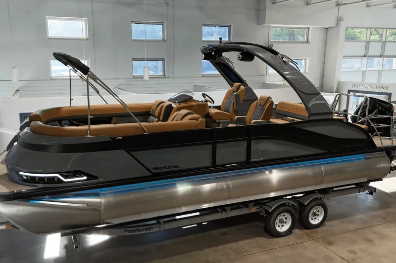 Slide: The Image of Harris Grand Mariner 250 2025 - 2