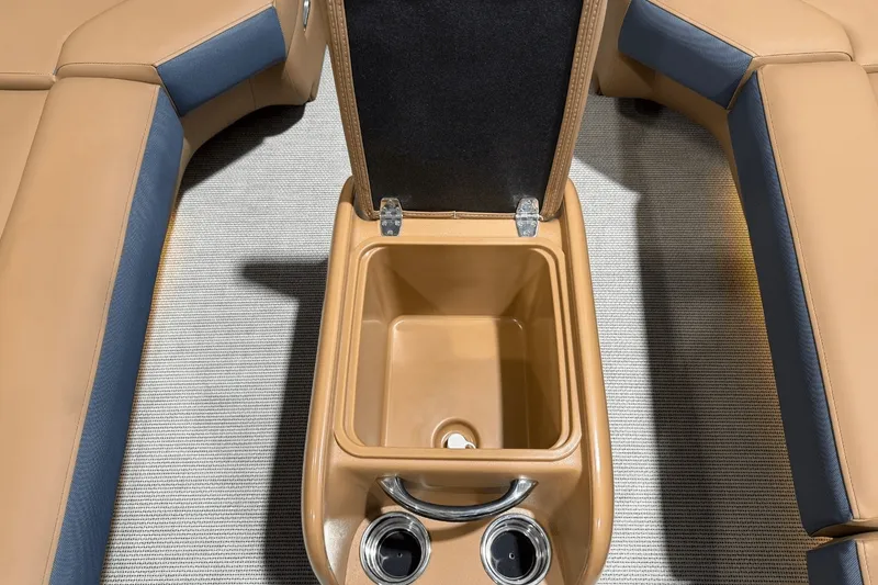 Slide: The Image of Harris Grand Mariner 250 2025 - 21